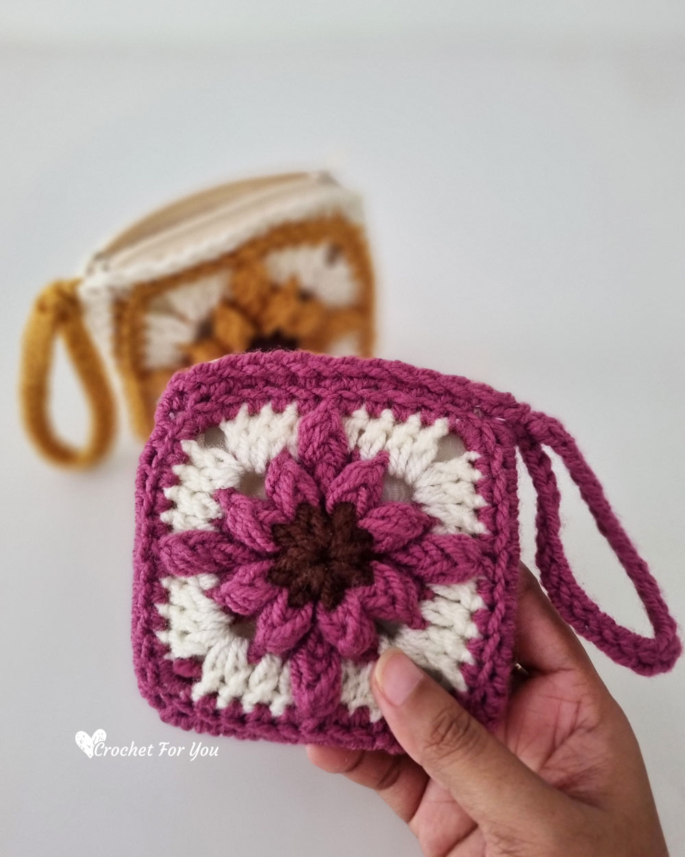 Crochet Coin Purse, Beautiful Round Purse With Zipper. Very Easy  ,Beginner's Friendl… | Coin purse crochet pattern, Crochet purse patterns,  Crochet keychain pattern
